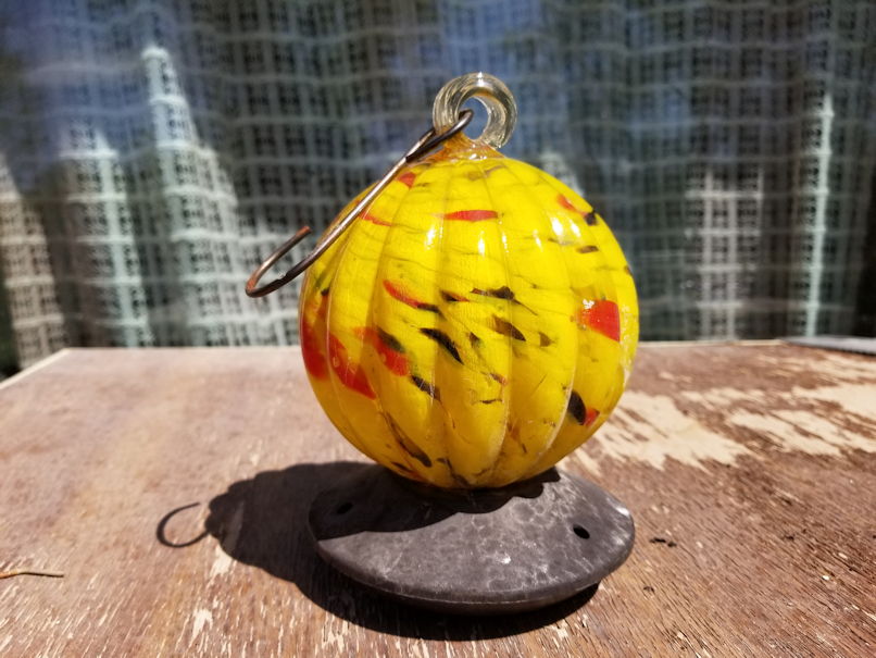 20180521.flower.garden.hummingbird.feeder