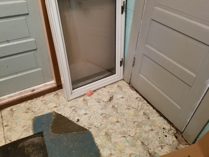 20180627.cleanup.oldkitchen.before6