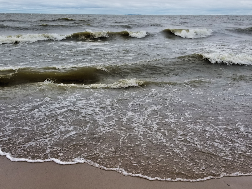 20180731.beach.waves