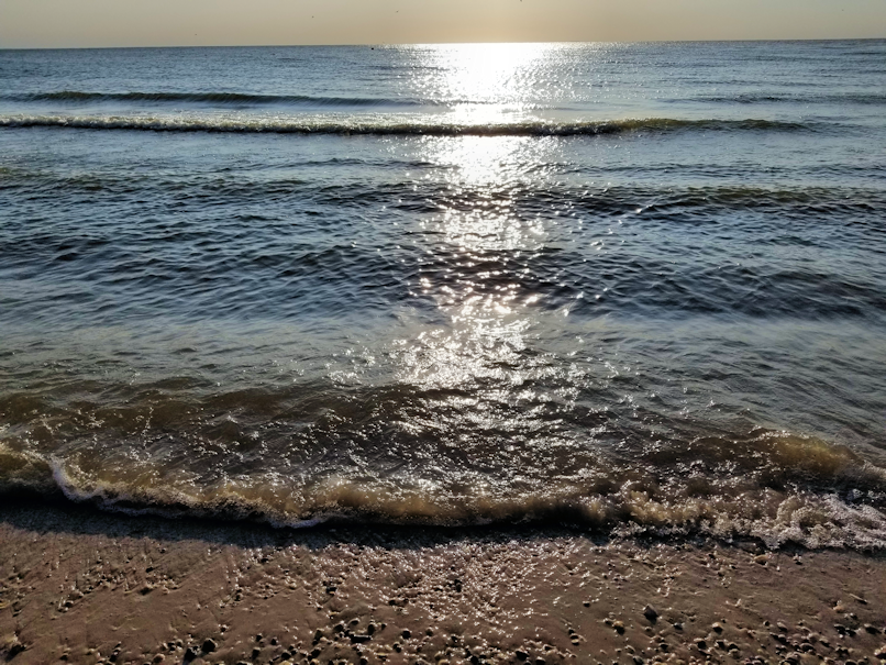 20180815.beach.waves