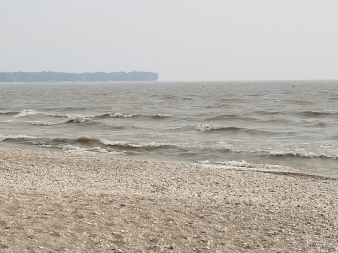 20180824.smoke.on.lake
